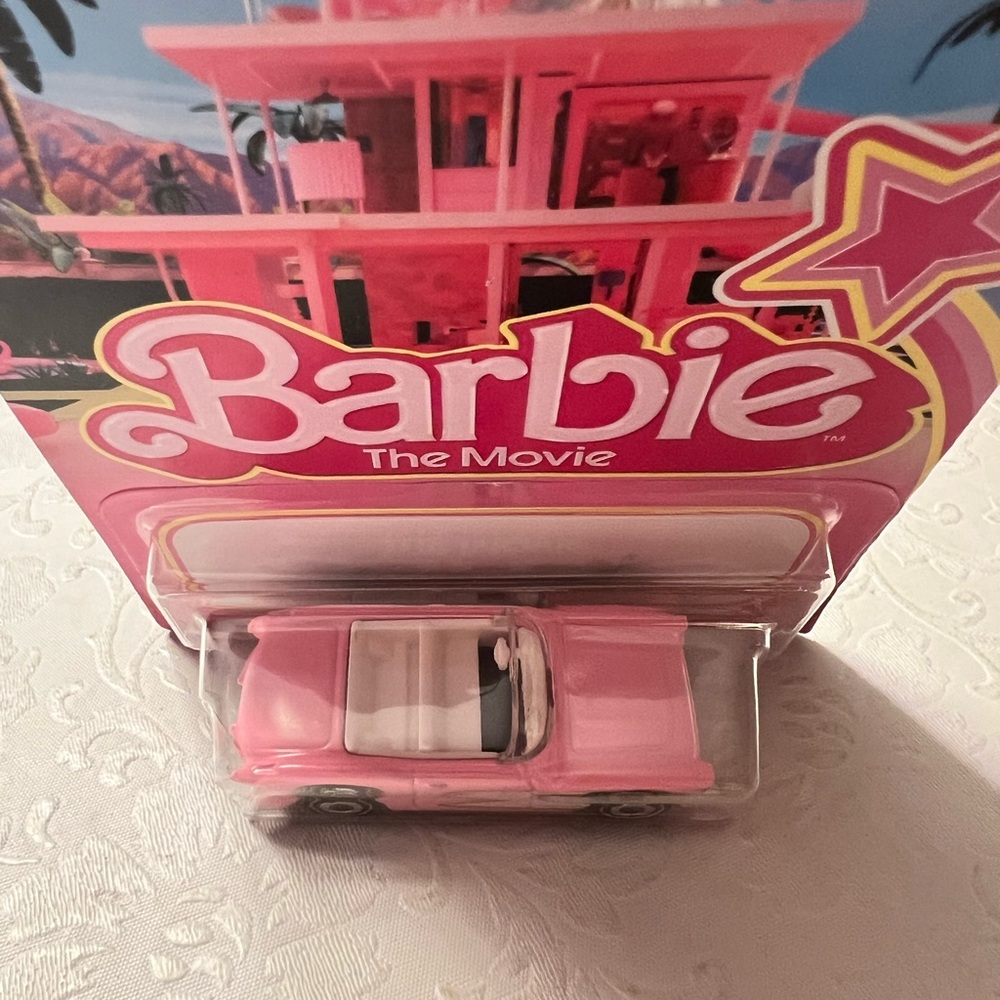 Hot Wheels Barbie The Movie 1956 Corvette - Pink - Picture 2 of 3